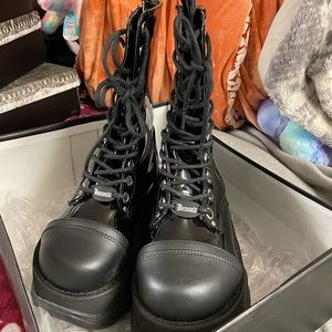 Demonia Neptunes 200